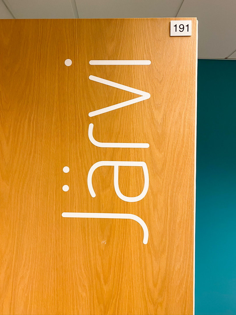 Door of the classroom named Järvi